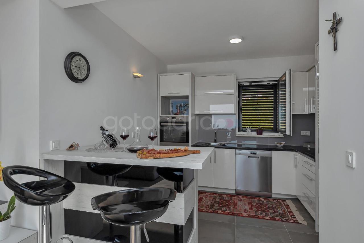 Luxury Apartment Poseidon - Free Beach Parking Makarska Eksteriør billede